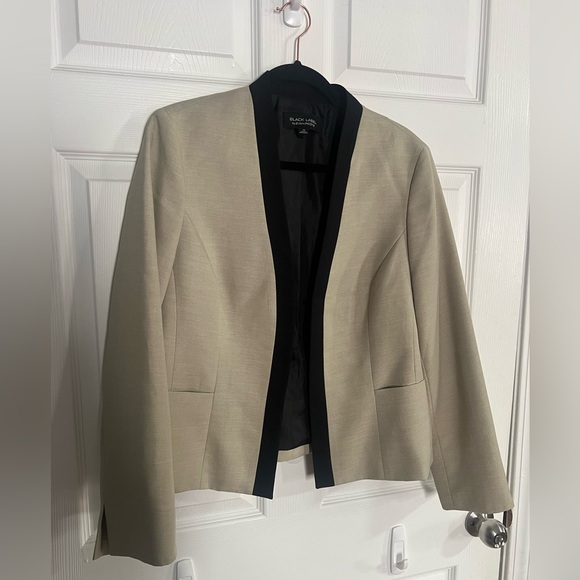 Evan Picone Jackets & Blazers - Evan Picone Black Label Open Front Blazer with pockets!